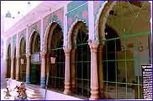 mehfilKhana.jpg (19016 bytes)